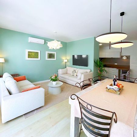 Abbott Apartment - 1 Min From The Beach - 100M2 - Sleeps 8 Sitges Eksteriør billede