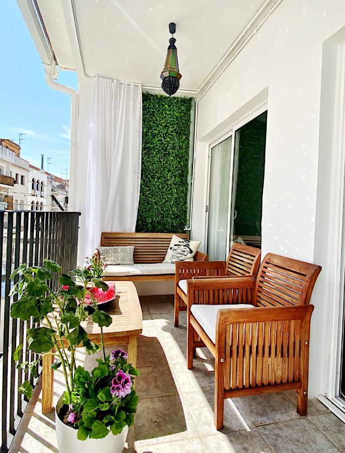 Abbott Apartment - 1 Min From The Beach - 100M2 - Sleeps 8 Sitges Eksteriør billede