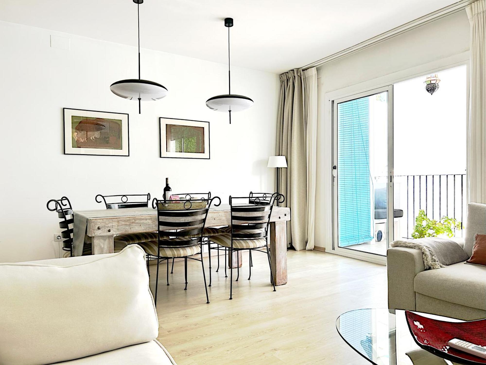 Abbott Apartment - 1 Min From The Beach - 100M2 - Sleeps 8 Sitges Eksteriør billede