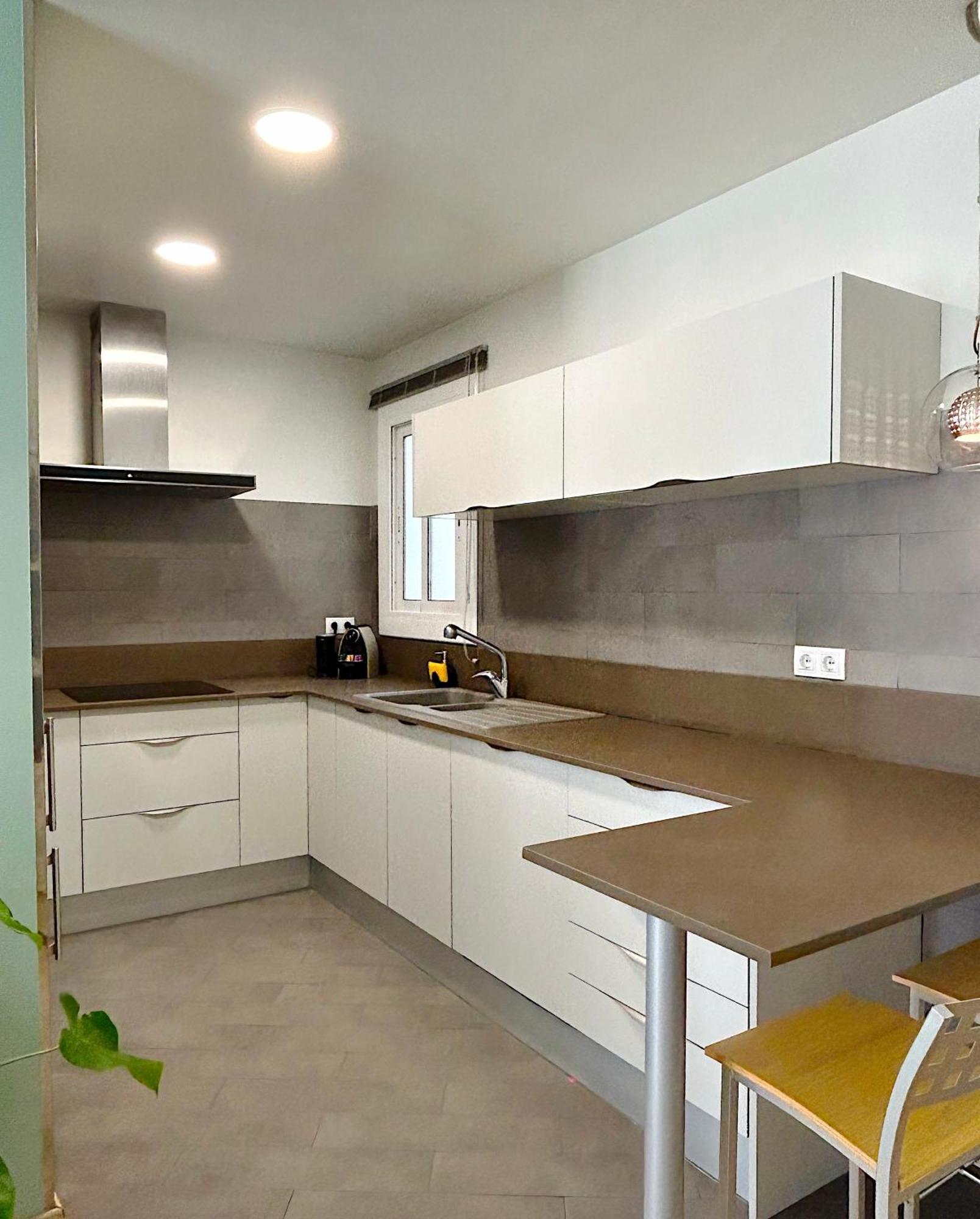 Abbott Apartment - 1 Min From The Beach - 100M2 - Sleeps 8 Sitges Eksteriør billede