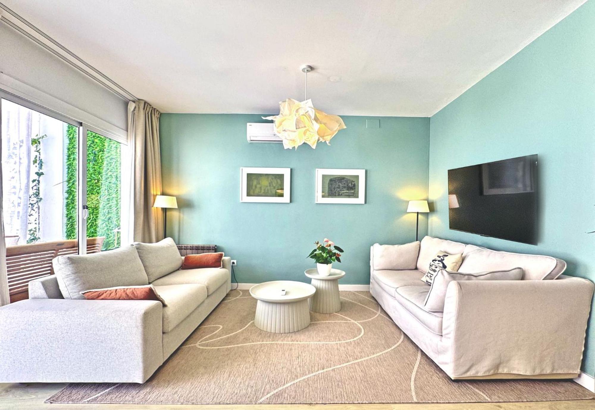 Abbott Apartment - 1 Min From The Beach - 100M2 - Sleeps 8 Sitges Eksteriør billede