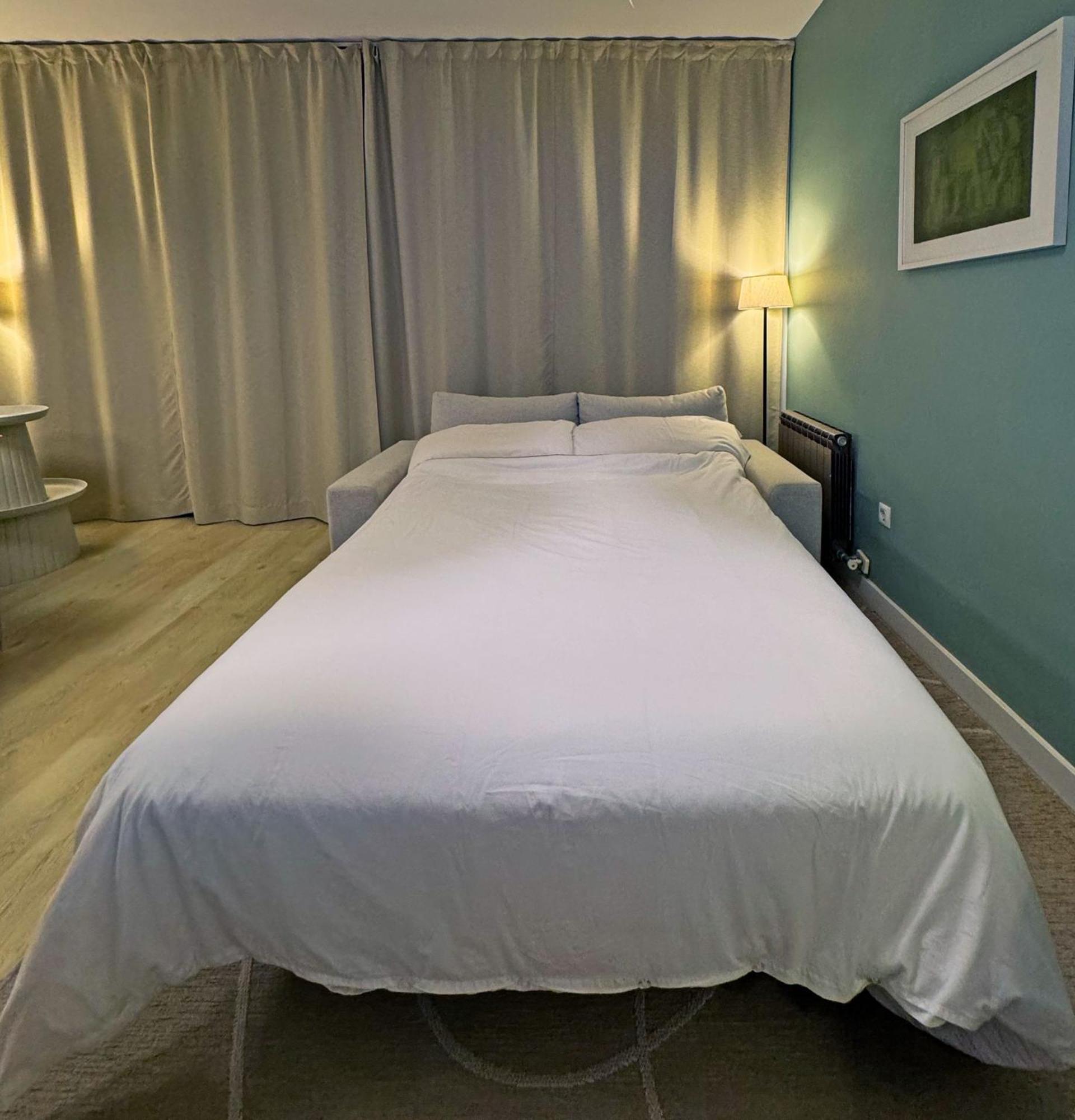 Abbott Apartment - 1 Min From The Beach - 100M2 - Sleeps 8 Sitges Eksteriør billede